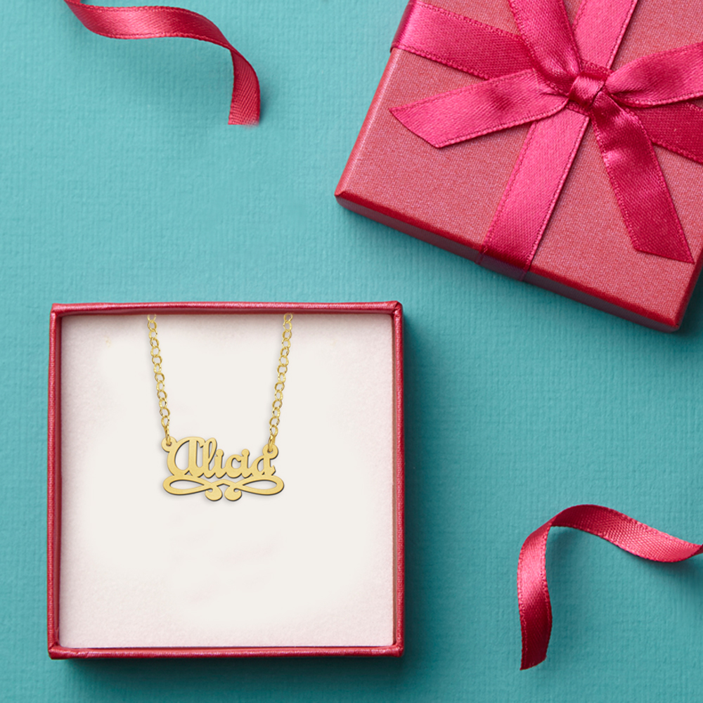 Gold child’s name necklace, model Alicia