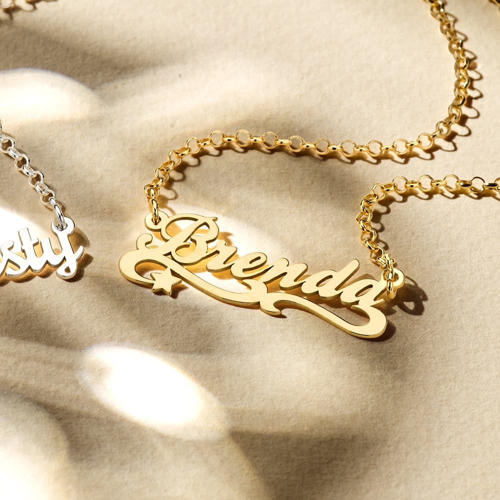 Gold child’s name necklace, model Brenda